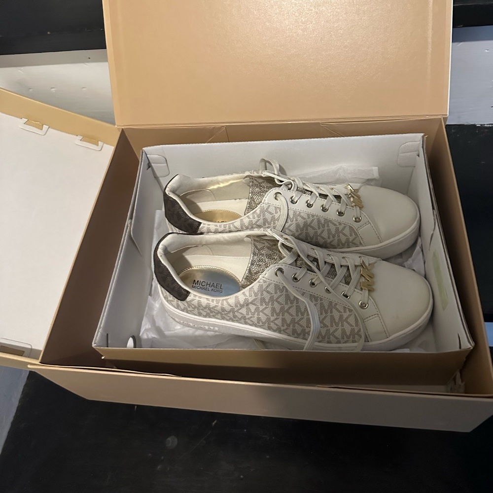 Michael Kors tennis shoes 9.5 W